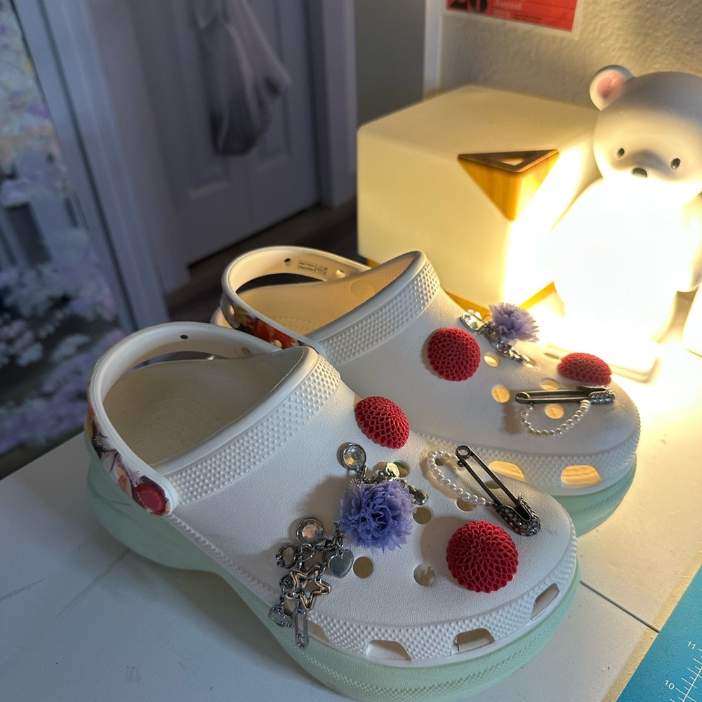 Women’s Platform Crocs Slip-ons With Charms